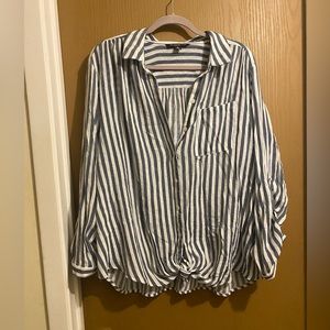 NWOT, Zac and Rachel geometric, stripe blue and white shirt with pocket, 2x.